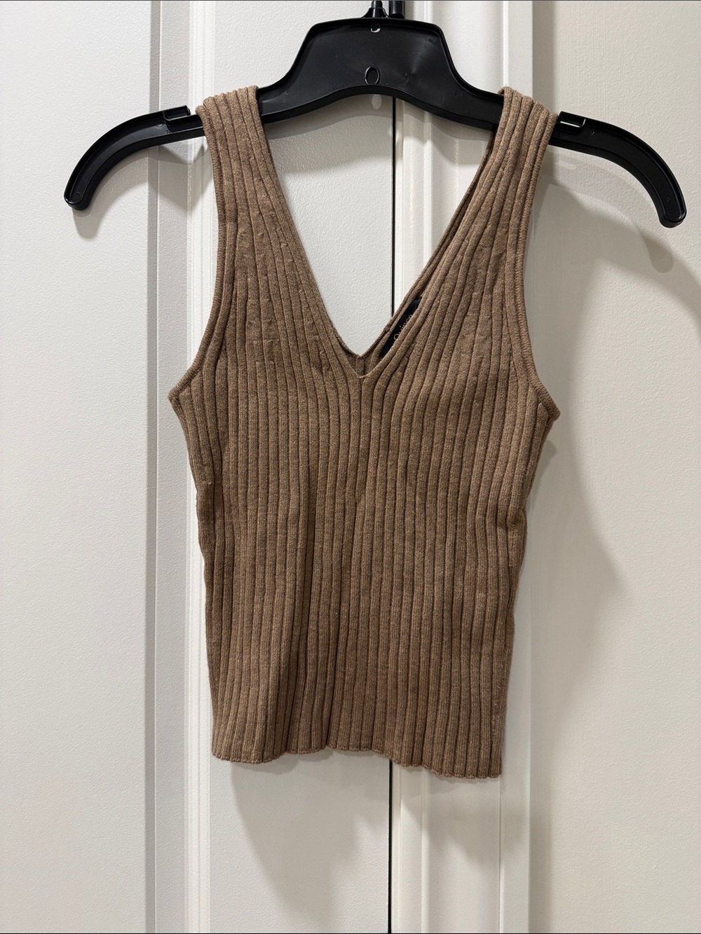 QUINCE Ribbed V-Neck Knit Tank Top - Brown SIZE S